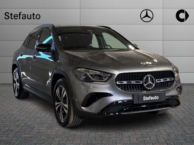 Mercedes-Benz GLA 200 d Automatic Progressive Extra nuovo a BOLOGNA