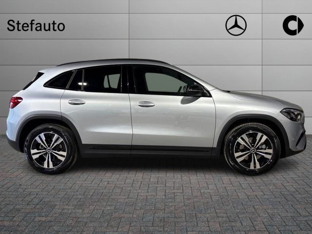 Mercedes-Benz GLA 200 d Automatic Progressive Extra - foto 2 di 4