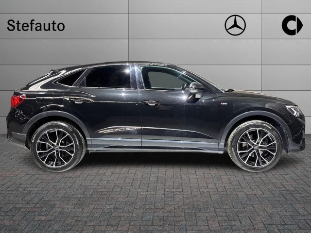 Audi Q3 SPB 35 TFSI S tronic S line edition - foto 2 di 4
