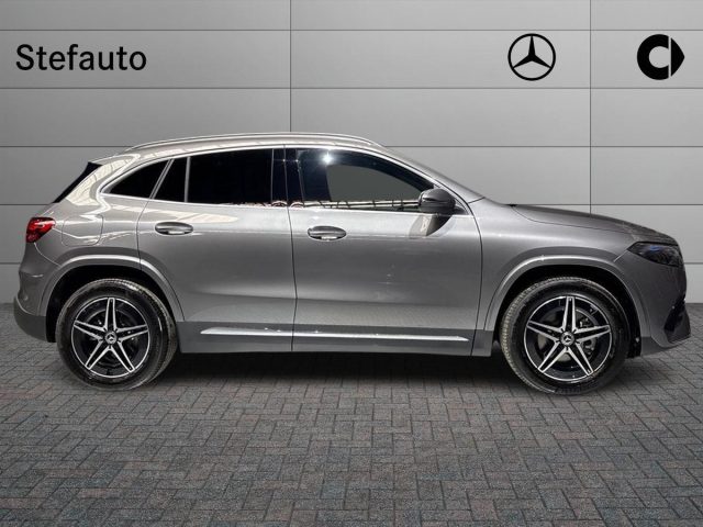 Mercedes-Benz EQA 250+ AMG Line Advanced - foto 2 di 4