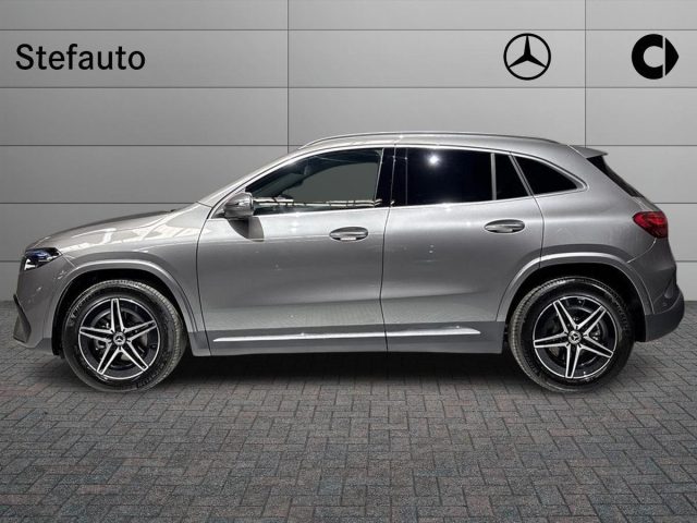 Mercedes-Benz EQA 250+ AMG Line Advanced - foto 3 di 4