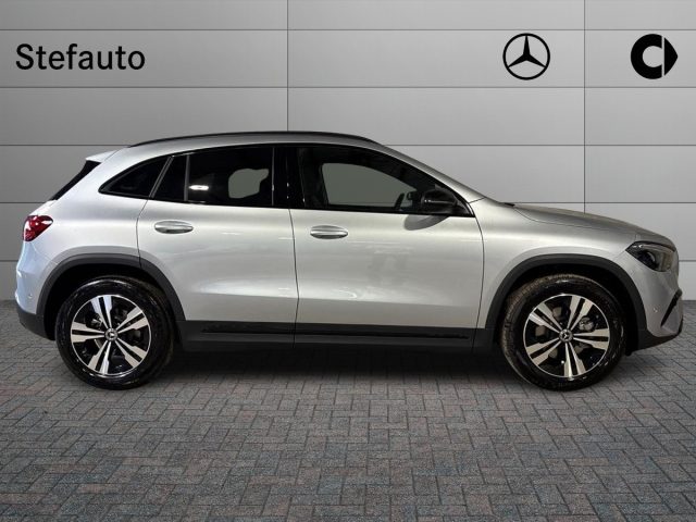 Mercedes-Benz GLA 200 d Automatic Progressive Extra - foto 2 di 4