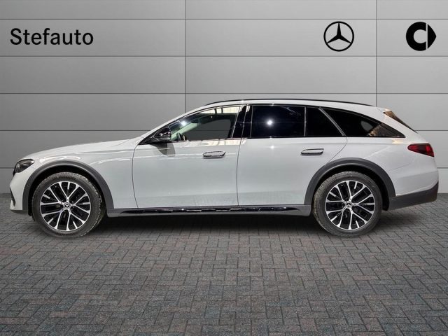 Mercedes-Benz E 220 d Mild hybrid 4Matic S.W. Advanced All Terrain - foto 3 di 4