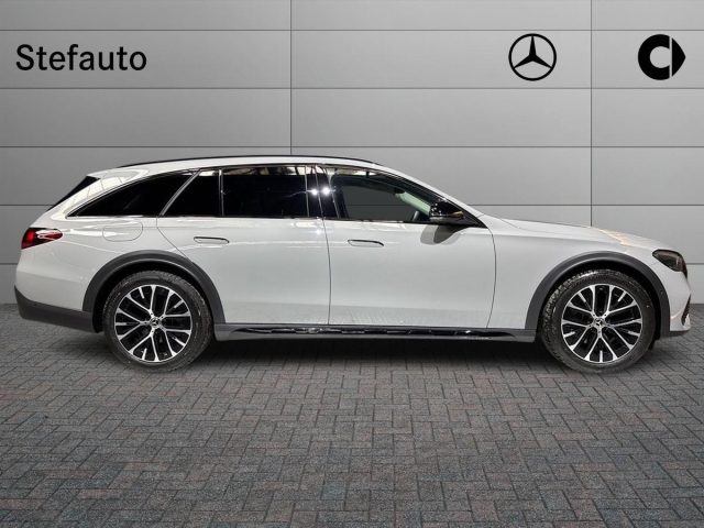 Mercedes-Benz E 220 d Mild hybrid 4Matic S.W. Advanced All Terrain - foto 2 di 4