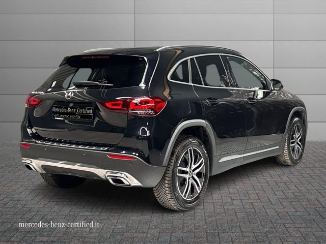 Mercedes-Benz GLA 250 e hybrid EQ Sport Plus - foto 2 di 4