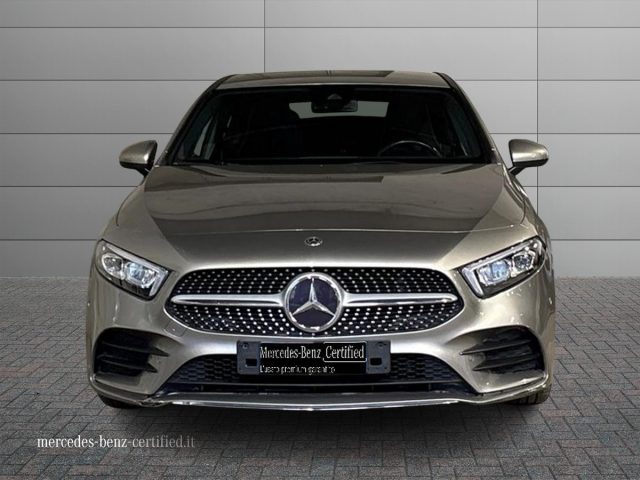 Mercedes-Benz A 180 d Automatic Premium - foto 3 di 4