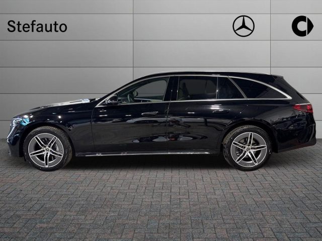 Mercedes-Benz E 220 d Mild hybrid 4Matic S.W. AMG Line Advanced Plus - foto 3 di 4