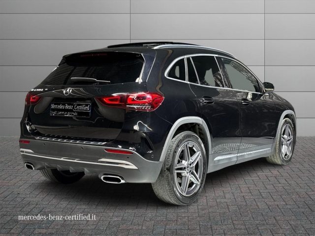 Mercedes-Benz GLA 200 d Automatic Premium - foto 2 di 4