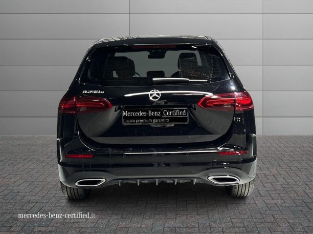 Mercedes-Benz B 250 e hybrid EQ AMG Line Advanced Plus - foto 4 di 17