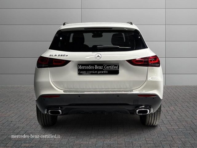 Mercedes-Benz GLA 250 e hybrid EQ Sport Plus - foto 4 di 4