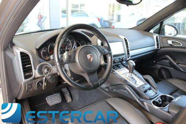Porsche Cayenne 3.0 Diesel - foto 3 di 4