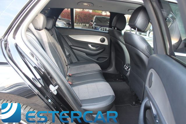 Mercedes-Benz E 220 d S.W. Auto Premium AMG, del 2018, 158.000 km, in vendita a Orzinuovi (BS)