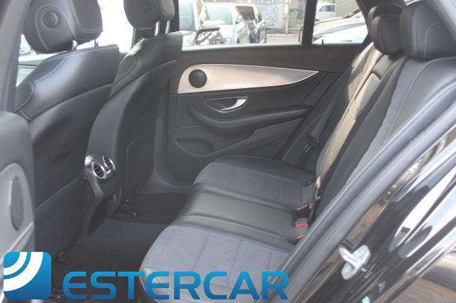 Mercedes-Benz E 220 d S.W. Auto Premium AMG, del 2018, 158.000 km, in vendita a Orzinuovi (BS)