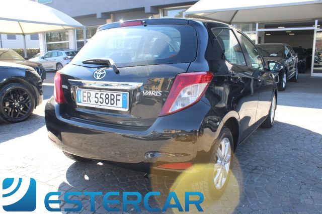 Toyota Yaris 1.0 5 porte Active - foto 2 di 4