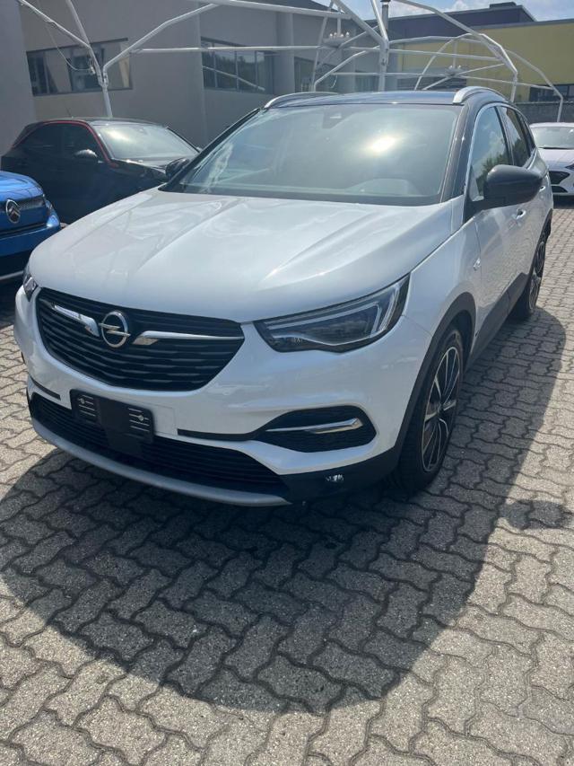Opel Grandland X 1.6 Hybrid4 Plug-in aut. AWD - foto 2 di 4