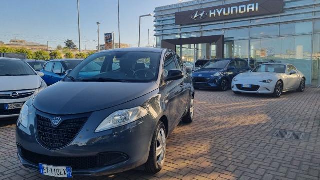 Lancia Ypsilon 1.2 69 CV 5 porte Elefantino - foto 2 di 4