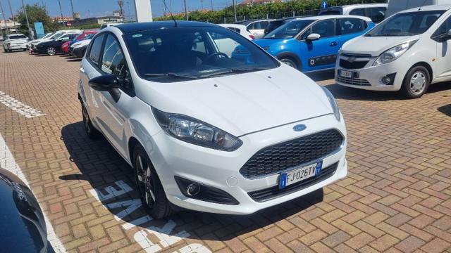 Ford Fiesta 1.5 TDCi 75CV 5 porte Titanium - foto 2 di 4