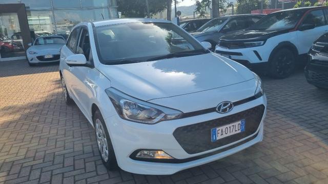 Hyundai i20 1.2 84 CV 5 porte Classic - foto 2 di 4