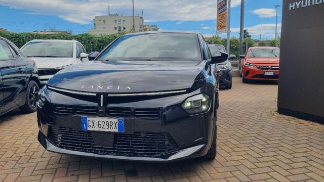 Lancia Ypsilon Hybrid e-DCT Edizione Cassina - foto 2 di 4