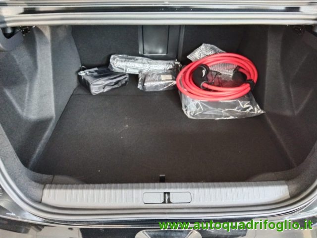 Citroen E-C4 X motore elettrico 136 CV Shine, del 2023, 6.000 km, in vendita a Savona (SV)