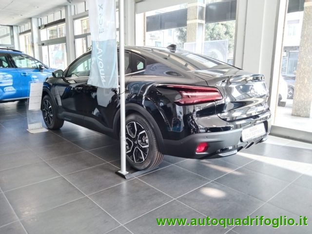 Citroen E-C4 X motore elettrico 136 CV Shine, del 2023, 6.000 km, in vendita a Savona (SV)