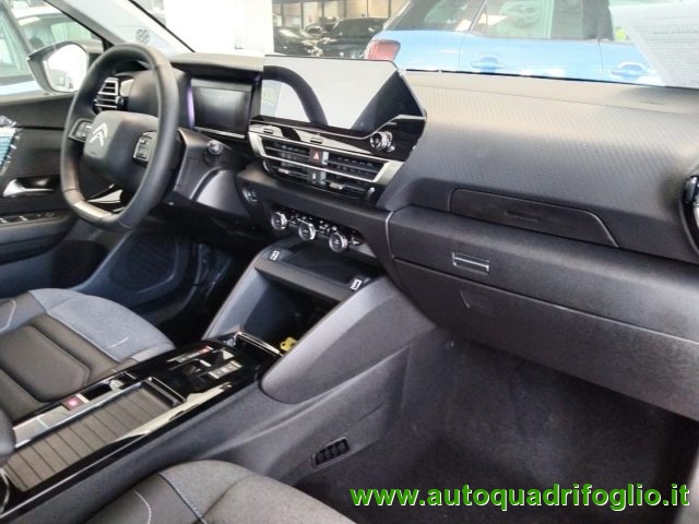 Citroen E-C4 X motore elettrico 136 CV Shine, del 2023, 6.000 km, in vendita a Savona (SV)