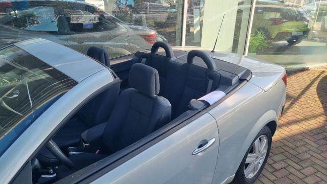 Renault Megane M�gane C-C 1.9 dCi Confort Authentique - foto 4 di 4