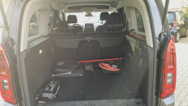 Opel Combo-e Life 50kWh Elegance Plus usato a SAVONA