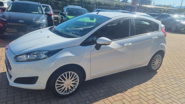 Ford Fiesta 1.5 TDCi 75CV 5 porte Titanium - foto 3 di 4