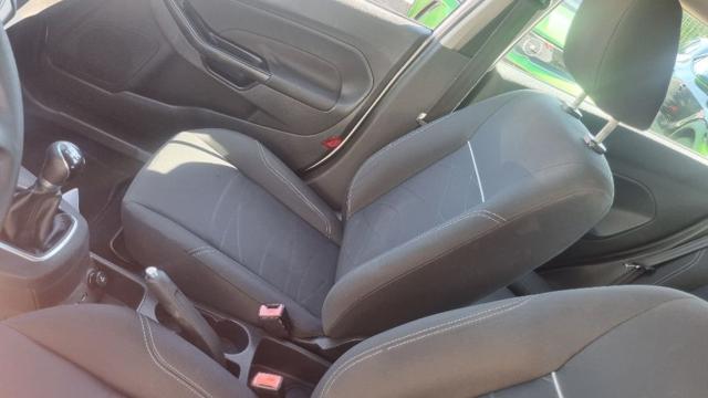 Ford Fiesta 1.5 TDCi 75CV 5 porte Titanium, del 2015, 108.773 km, in vendita a Savona (SV)