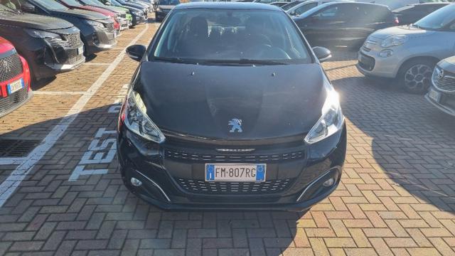 Peugeot 208 1° serie BlueHDi 75 5 porte Black Line, del 2018, 88.012 km, in vendita a Savona (SV)