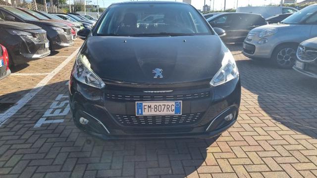 Peugeot 208 1° serie BlueHDi 75 5 porte Black Line - foto 2 di 4