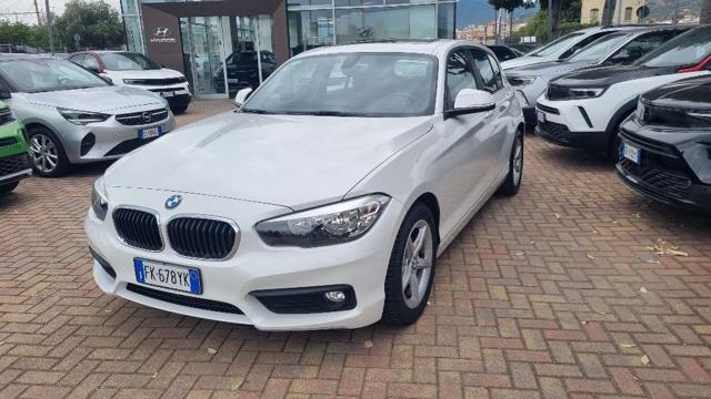 BMW 118 i 5p. Advantage - foto 3 di 4