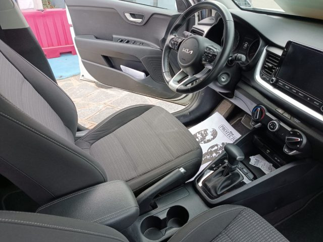 Kia Stonic 1.0 T-GDi 100 CV MHEV MT Style AUTOMATICA - foto 3 di 4