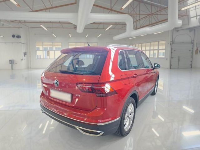 Volkswagen Tiguan 2.0 TDI 150 CV SCR DSG Elegance - foto 2 di 4