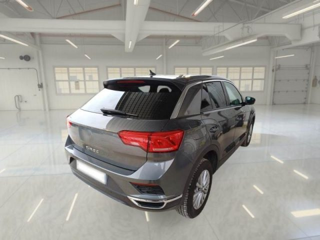 Volkswagen T-Roc 1.0 TSI Business BlueMotion Technology - foto 2 di 4