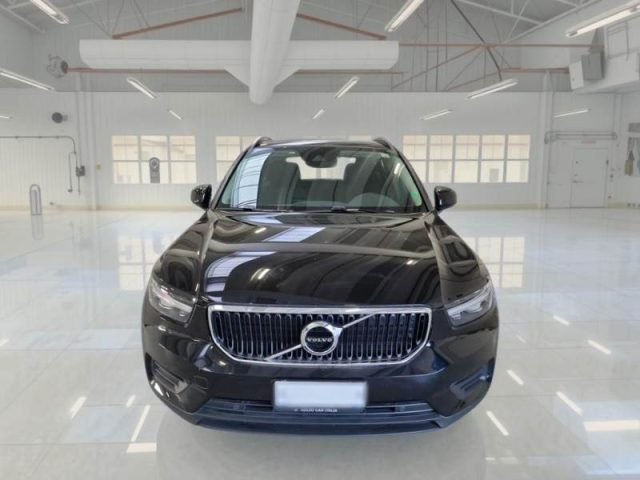Volvo XC40 T2 Momentum Core - foto 3 di 4