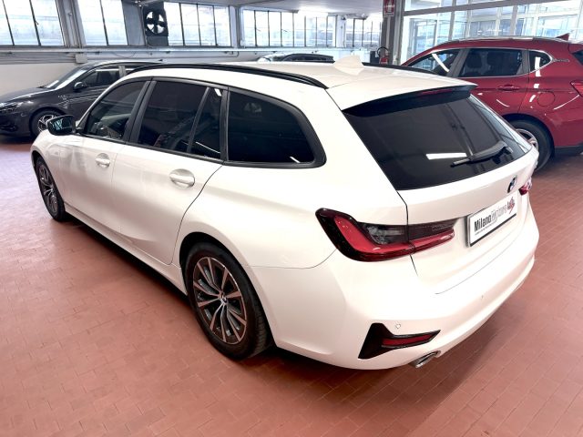 BMW 320 d Touring MHEV Auto. M-Sport - foto 4 di 4