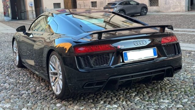 Audi R8 Coupé 5.2 FSI quattro S tronic plus PERMUTE - foto 2 di 4