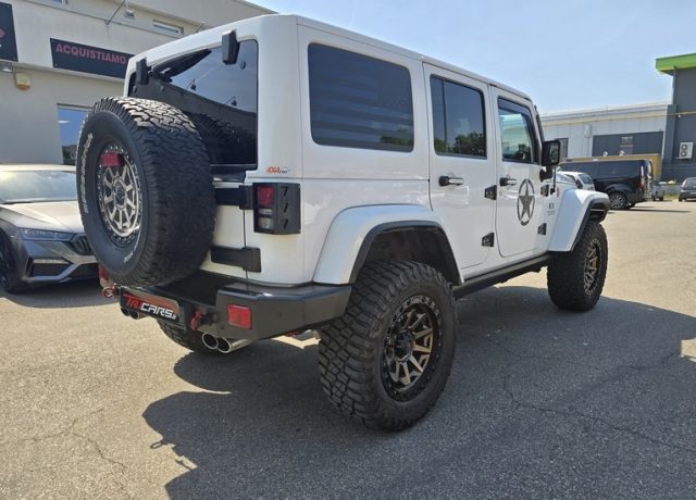 Jeep Wrangler Unlimited 2.8 Sahara Auto 35.000 ? DI PREPARAZIONE - foto 2 di 4