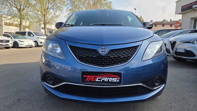 Lancia Ypsilon 1.0 FireFly 5 porte S&S Hybrid PERMUTE OK NEOPAT. - foto 2 di 4
