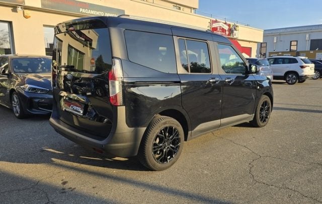 Ford Tourneo Courier 1.0 EcoBoost Titanium NEOPATENTATI PERMUTE - foto 2 di 4