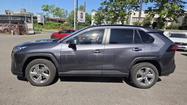 Toyota RAV 4 RAV4 2.5 HV (222CV) E-CVT AWD-i Lounge PERMUTE - foto 3 di 4