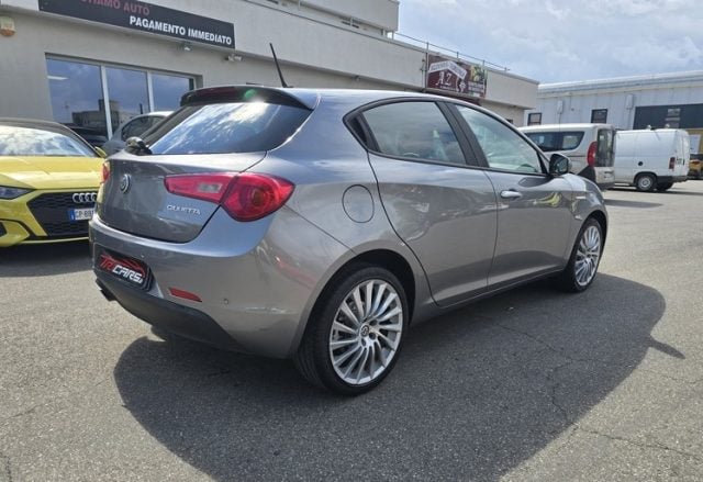 Alfa Romeo Giulietta 1.6 JTDm NEOPATENTATI UNICO PROPRIETARIO PERMUTE - foto 2 di 4