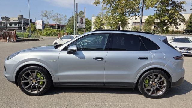 Porsche Cayenne 3.0 V6 E-Hybrid PERMUTE IVA ESPOSTA TETTO APRIB. - foto 3 di 4