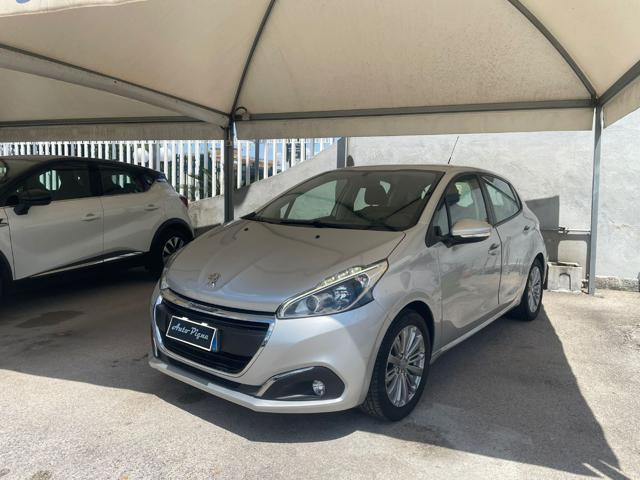 Peugeot 208 1� serie PureTech 82 5 porte Allure usato a GIUGLIANO IN CAMPANIA