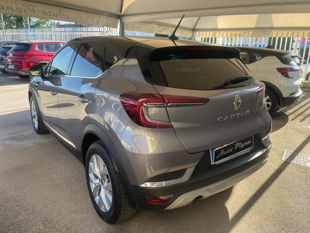Renault Captur TCe 100 CV Intens - foto 4 di 4