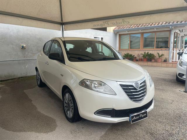 Lancia Ypsilon 1.3 MJT 16V 95 CV 5 porte S&S Platinum - foto 3 di 4
