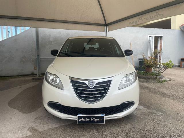 Lancia Ypsilon 1.3 MJT 16V 95 CV 5 porte S&S Platinum - foto 2 di 4