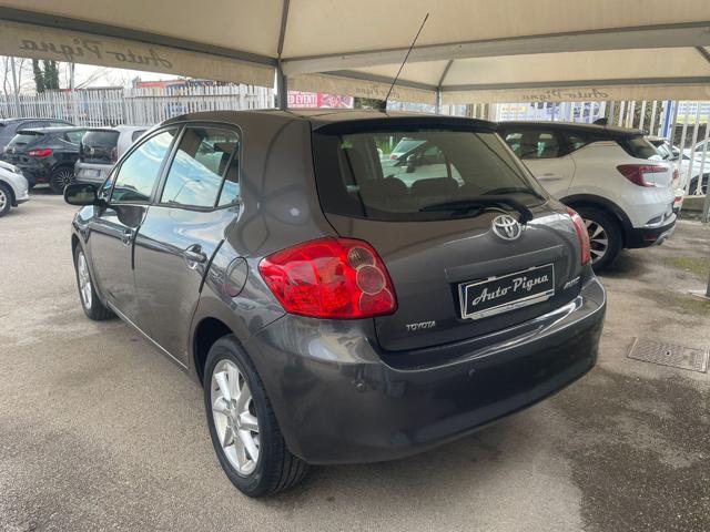Toyota Auris 1.4 D-4D 5 porte Sol, del 2008, 224.000 km, in vendita a Giugliano In Campania (NA)